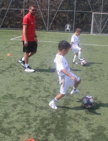 Planlı, programlı, bilimsel  eğitim Yenikent SK’da 