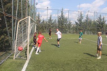 Planlı, programlı, bilimsel  eğitim Yenikent SK’da 