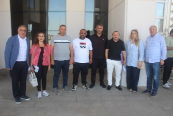 Direnişteyiz. Biz de destek isteriz