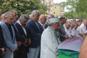 Hacer Bora toprağa verildi 