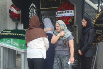 Hacer Bora toprağa verildi 