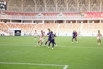 Zirvede, “Bir arkadaşa” bakıp çıktık