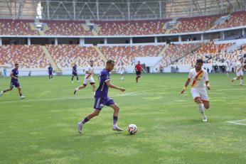 Zirvede, “Bir arkadaşa” bakıp çıktık