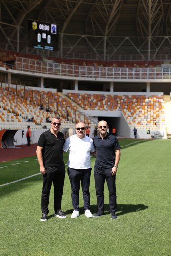 Zirvede, “Bir arkadaşa” bakıp çıktık