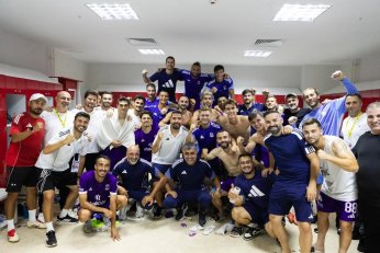 Zirvede, “Bir arkadaşa” bakıp çıktık