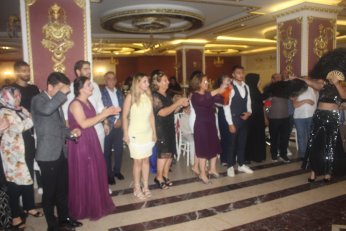 Sazı alah tarı çalah. Oynayalım Terekeme…