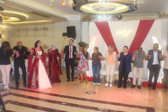 Sazı alah tarı çalah. Oynayalım Terekeme…