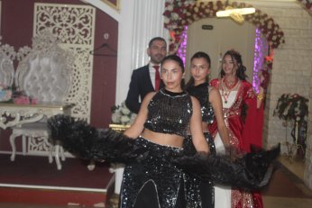 Sazı alah tarı çalah. Oynayalım Terekeme…