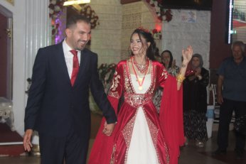 Sazı alah tarı çalah. Oynayalım Terekeme…