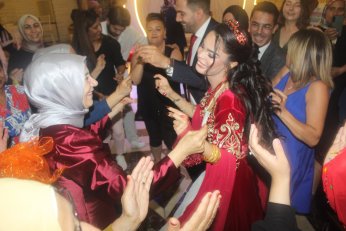 Sazı alah tarı çalah. Oynayalım Terekeme…