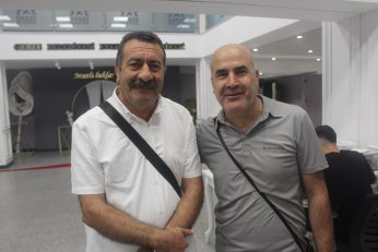 Berfin ile Aliseydi kalemi  bu sefer imza için kullandı