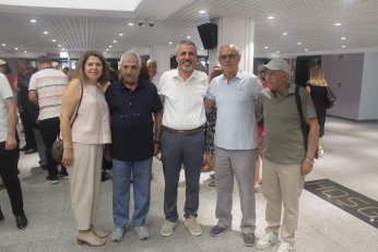 Berfin ile Aliseydi kalemi  bu sefer imza için kullandı