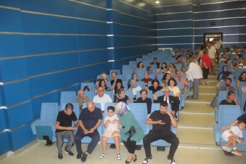 Berfin ile Aliseydi kalemi  bu sefer imza için kullandı