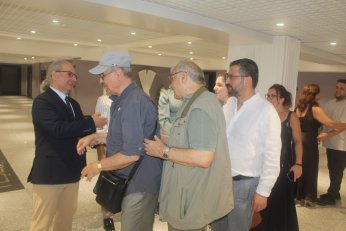 Berfin ile Aliseydi kalemi  bu sefer imza için kullandı