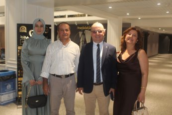 Berfin ile Aliseydi kalemi  bu sefer imza için kullandı