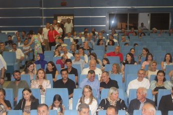 Berfin ile Aliseydi kalemi  bu sefer imza için kullandı