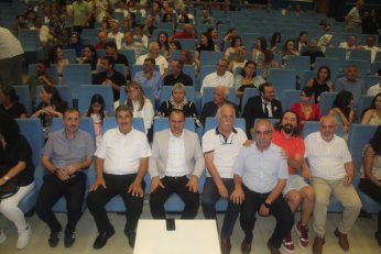 Berfin ile Aliseydi kalemi  bu sefer imza için kullandı