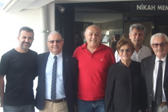 Berfin ile Aliseydi kalemi  bu sefer imza için kullandı