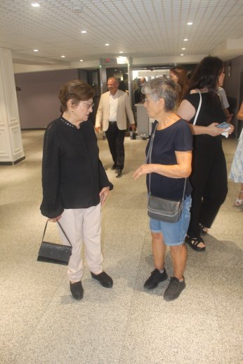 Berfin ile Aliseydi kalemi  bu sefer imza için kullandı