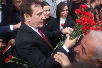 Ne dediyse yapmıştır. Yapacaktır