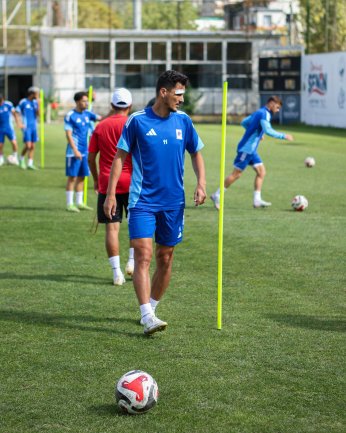 Akın var akın.  Hakeme iyi bakın