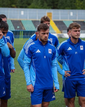 Akın var akın.  Hakeme iyi bakın