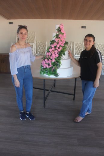 Şimal Altunlu iş hayatına  ikisi bir arada atılıyor