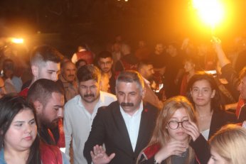 Yalnızca oy, destek  değil omuz istiyorum