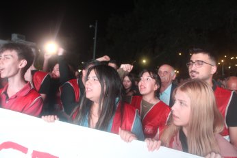 Yalnızca oy, destek  değil omuz istiyorum