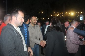 Yalnızca oy, destek  değil omuz istiyorum