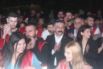 Yalnızca oy, destek  değil omuz istiyorum