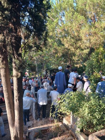 Ruhu dünyayı terk etti.  Bedeni mahallesinde 