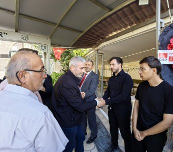 Ruhu dünyayı terk etti.  Bedeni mahallesinde 