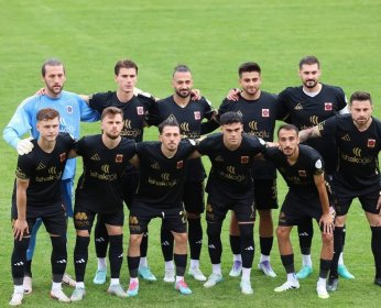 Ön sıra hepimizin İlk sıra bir tek bizim