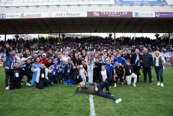 Ön sıra hepimizin İlk sıra bir tek bizim