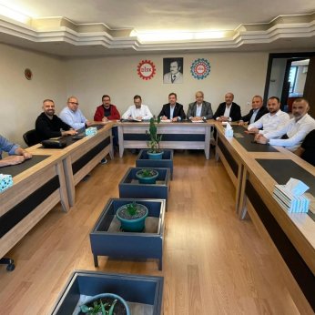 Omsa işçileri Omsa’ya Sendikalı TİS’li dönüyor