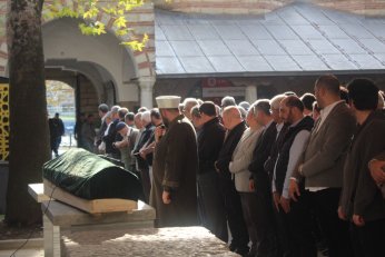 Dünya imtihanı öğretmekle geçti