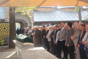 Dünya imtihanı öğretmekle geçti