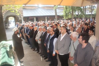 Dünya imtihanı öğretmekle geçti