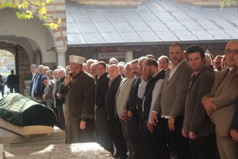 Dünya imtihanı öğretmekle geçti