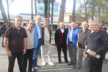 Dünya imtihanı öğretmekle geçti