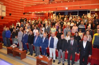 Türküler de onları söylerdi. Bu sefer onlar türkü söyledi