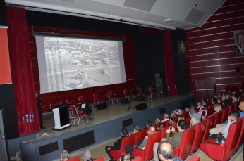 Türküler de onları söylerdi. Bu sefer onlar türkü söyledi