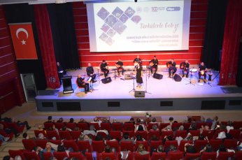 Türküler de onları söylerdi. Bu sefer onlar türkü söyledi