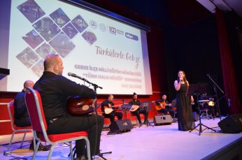 Türküler de onları söylerdi. Bu sefer onlar türkü söyledi