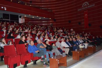 Türküler de onları söylerdi. Bu sefer onlar türkü söyledi