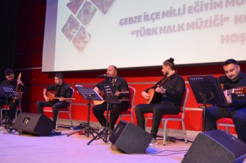 Türküler de onları söylerdi. Bu sefer onlar türkü söyledi