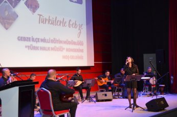 Türküler de onları söylerdi. Bu sefer onlar türkü söyledi