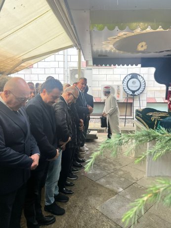 Doktor Feridun Tayfur annesini kaybetti