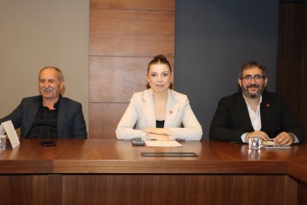 Araz’dan aleni destek.Aslan’da destekçi gibi